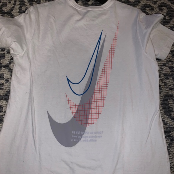 Nike T shirt - Picture 2 of 3